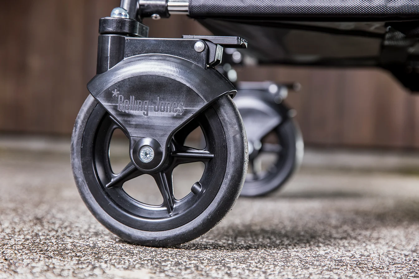 Detailansicht der Schwerlastrolle – stabil und leichtgängig für mobile Kleiderlösungen.