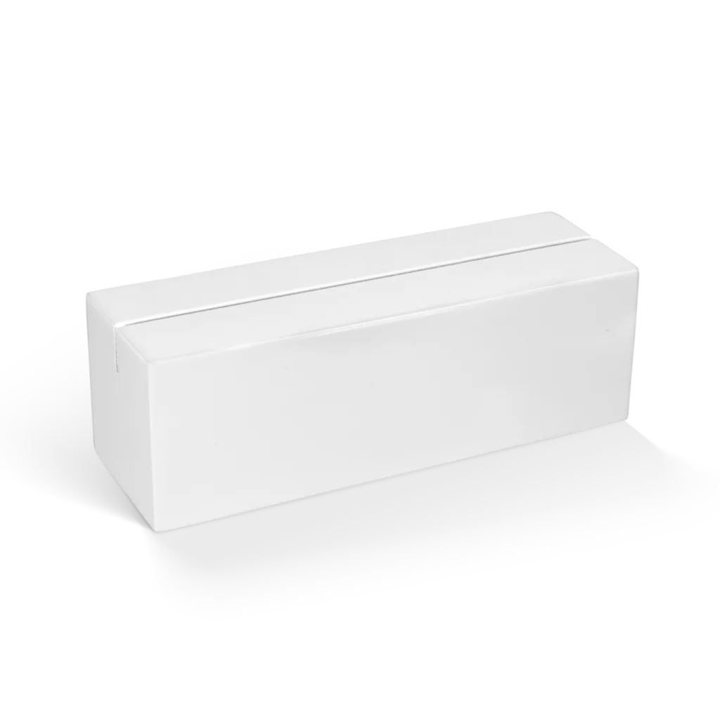 Weißer Logoblock, rechteckig, mit glatter Oberfläche.