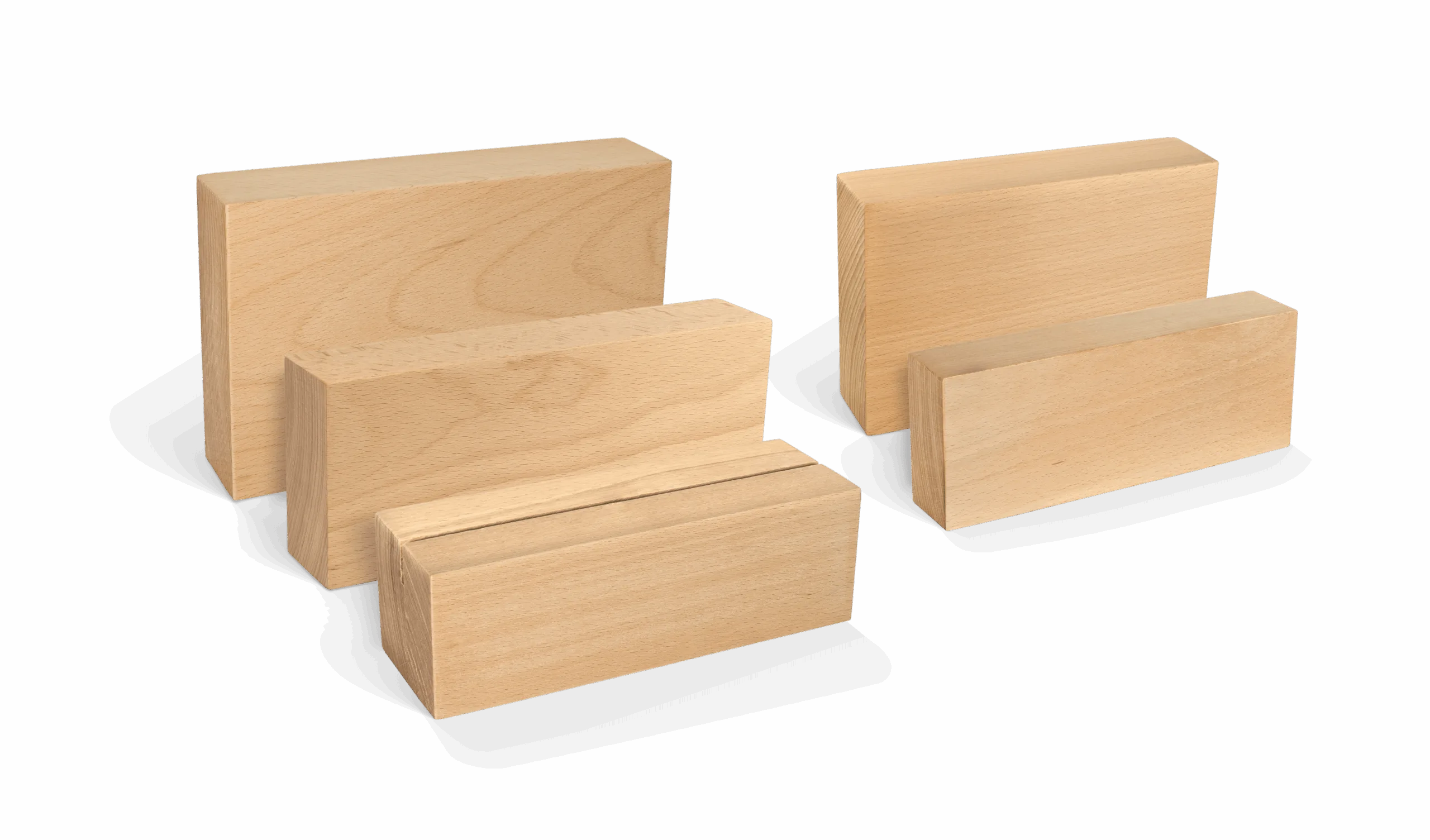 Individuell gefertigter Logoblock aus Holz, ideal für persönliche Beschilderung und professionelles Branding. Erhältlich in verschiedenen Holzarten und Farben, geeignet für Geschäfte, Messen, Showrooms und Ausstellungen. Die hochwertige Verarbeitung garantiert ein exklusives Erscheinungsbild, lange Haltbarkeit und eine starke visuelle Markenpräsentation.